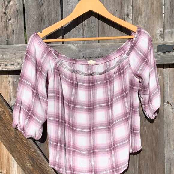 Garage Cropped Plaid Off the shoulder top - Picture 1 of 3